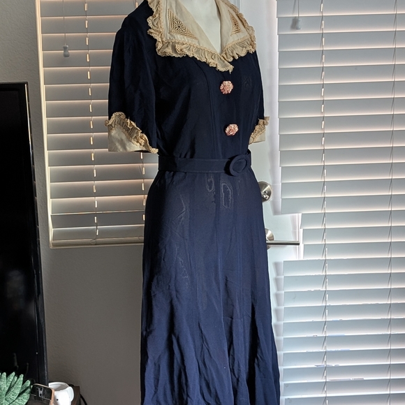 Vintage Navy Dress with Cream Lace Accents - Picture 2 of 15